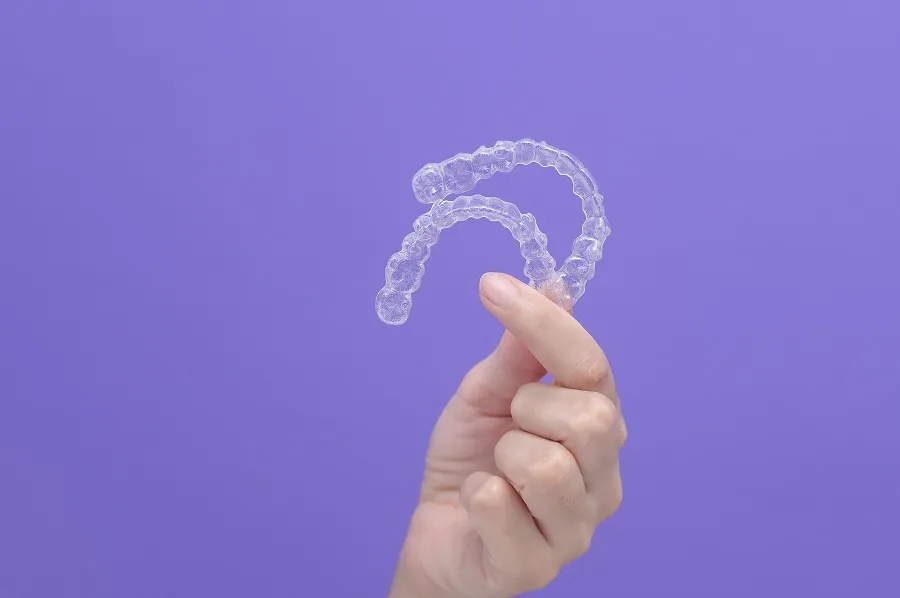 6 Tips for Reducing Clear Aligner Discomfort